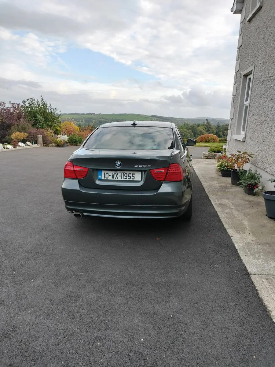 BMW 3-Series 2010 - Image 3