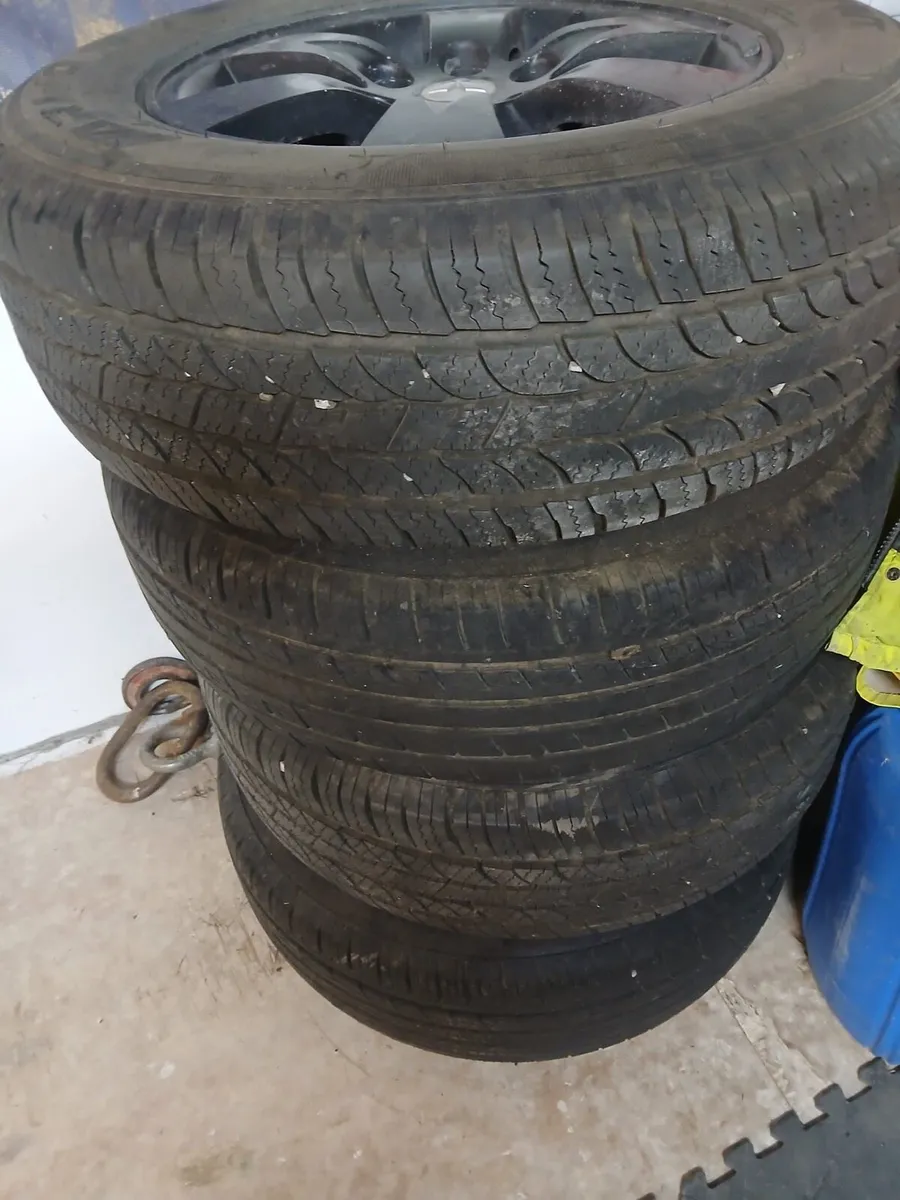 4 Alloy wheels & tyres - Image 3