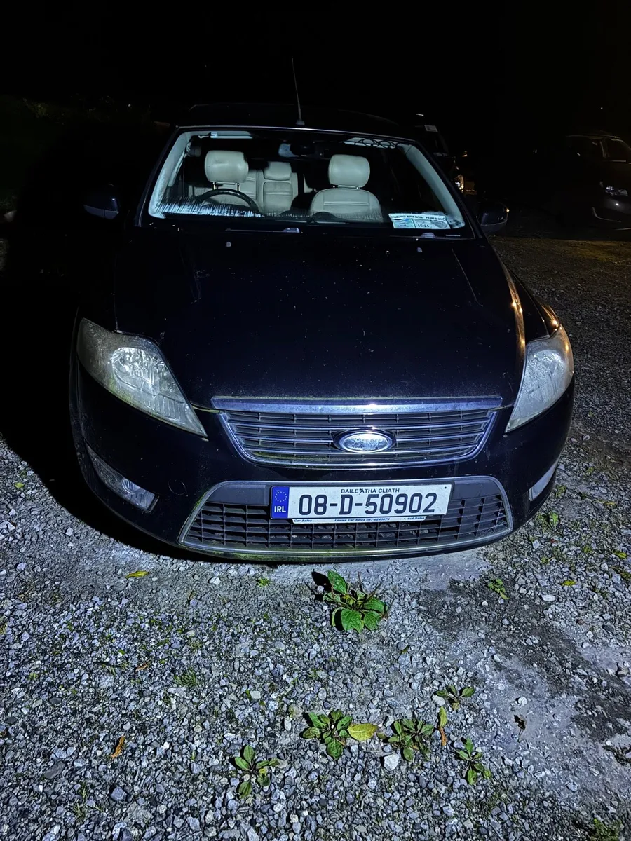 Ford Mondeo Ghia model