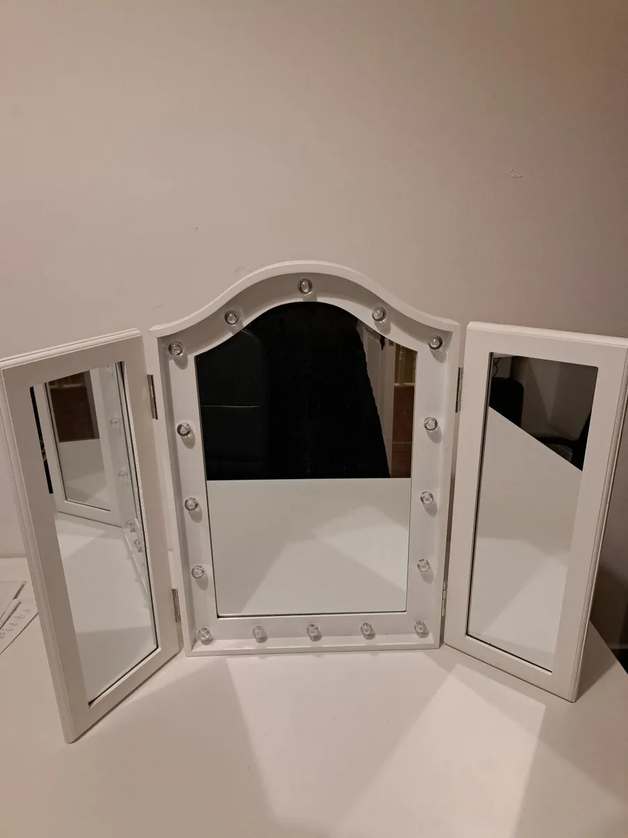 Mirror - Image 2