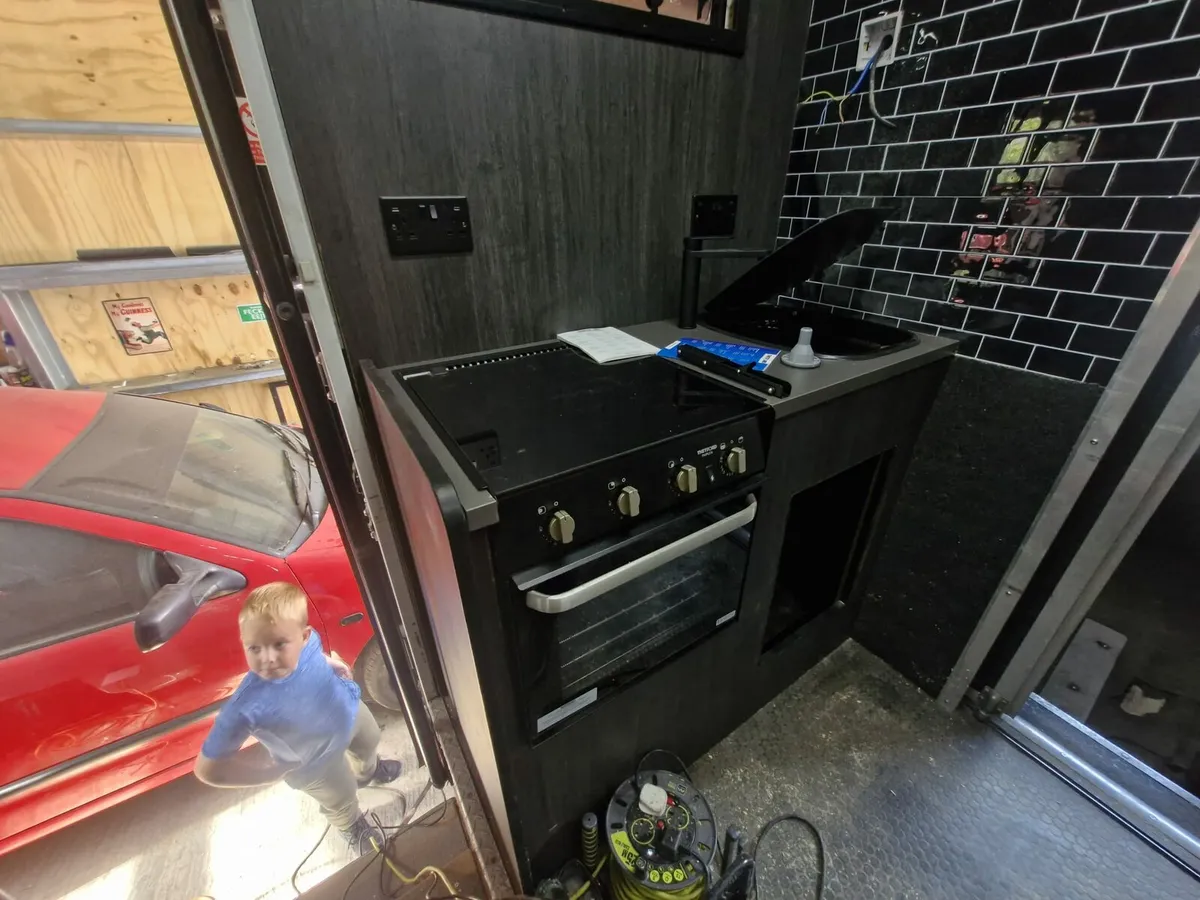 Camper - Image 2