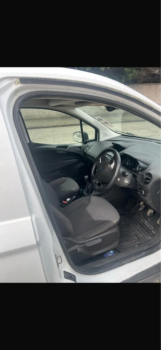 Ford transit courier - Image 2