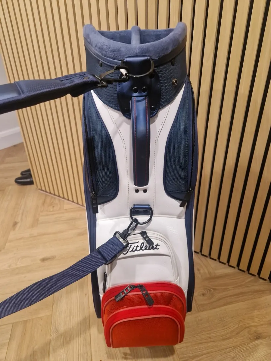Titleist Tour Golf bag mid size - Image 2