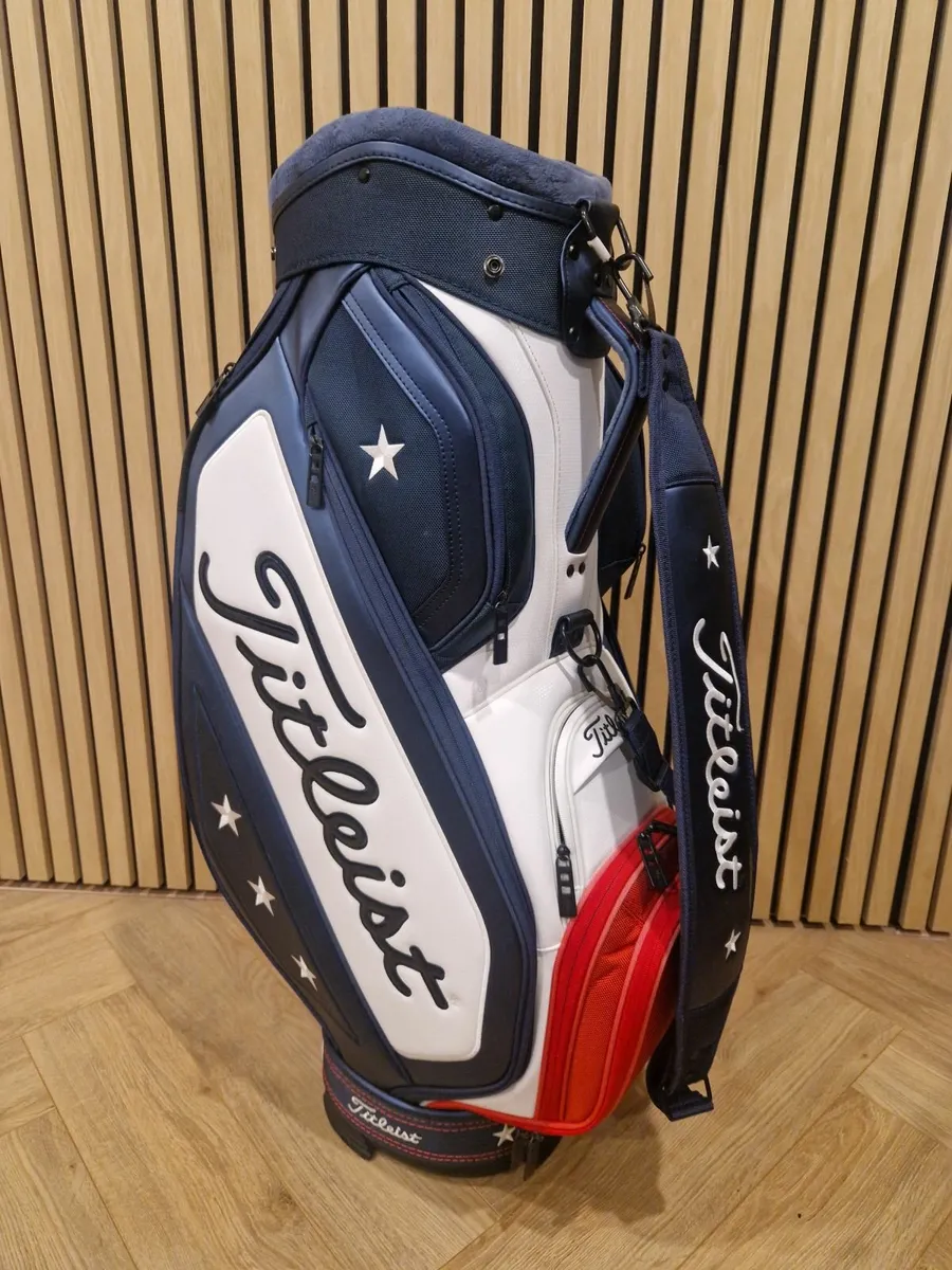Titleist Tour Golf bag mid size - Image 1