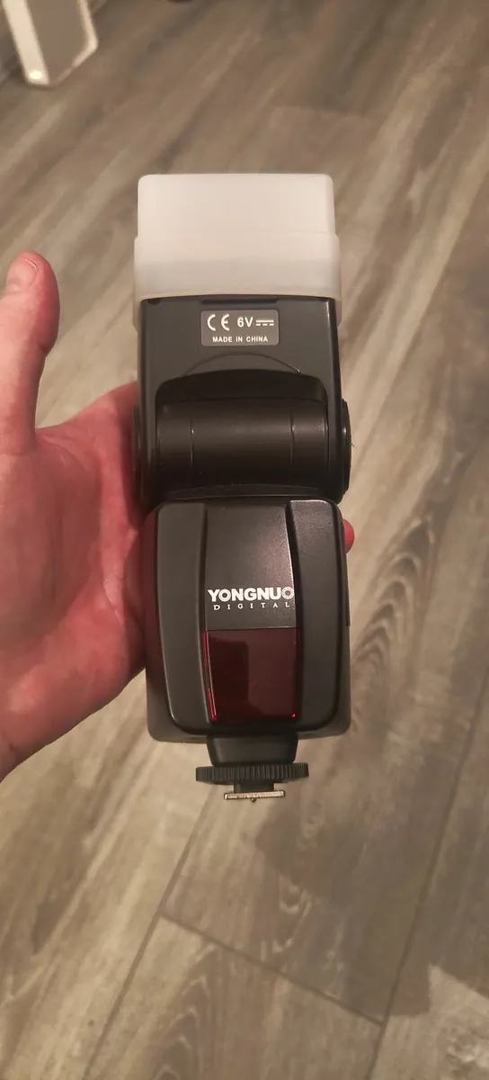 YONGNUO DIGITAL FLASH - Image 2
