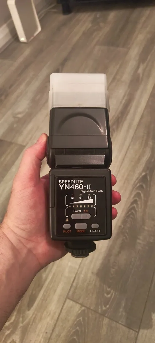 YONGNUO DIGITAL FLASH - Image 4