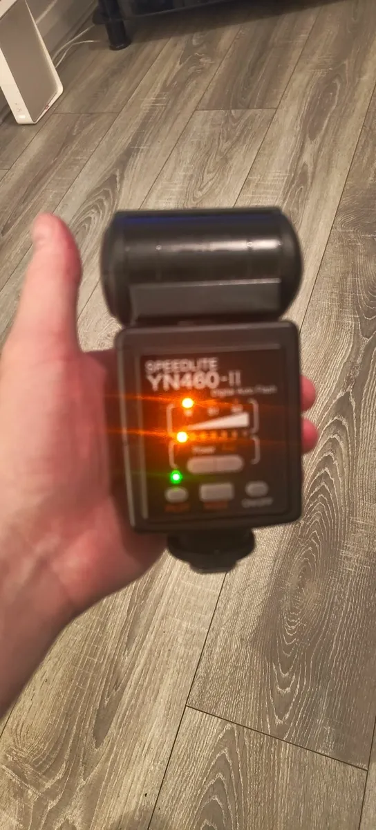 YONGNUO DIGITAL FLASH - Image 1