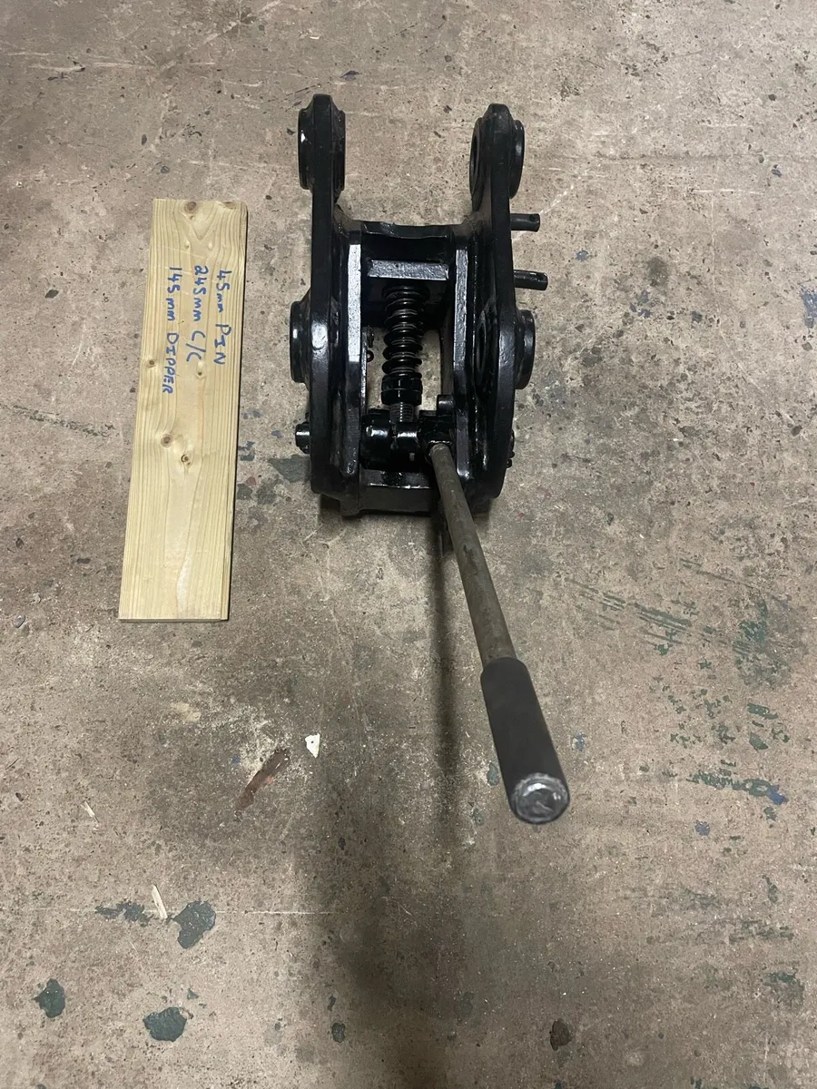 Digger 45mm pin hitch / Buckets - Image 1