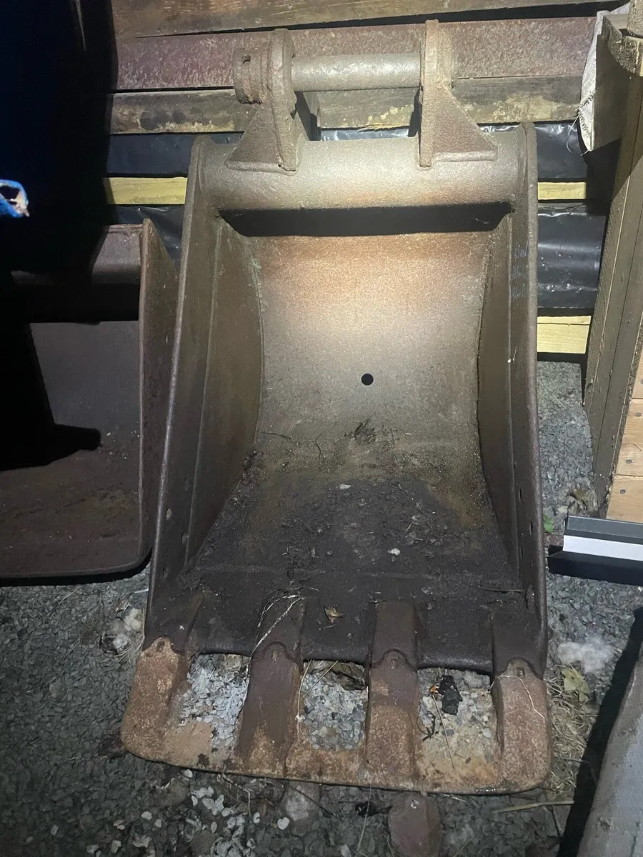 Digger 45mm pin hitch / Buckets - Image 4