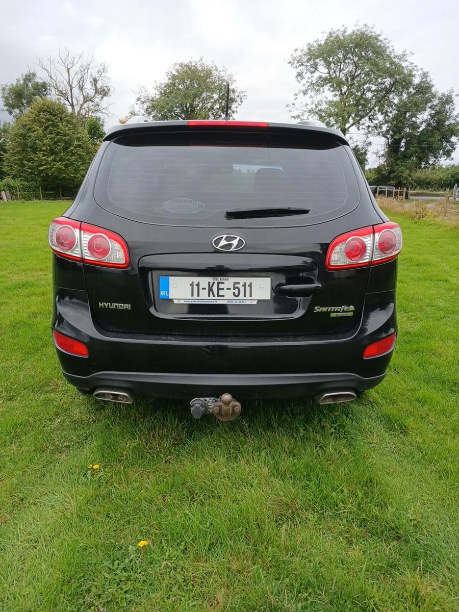 Hyundai santa fe  in perfect condition - Image 2