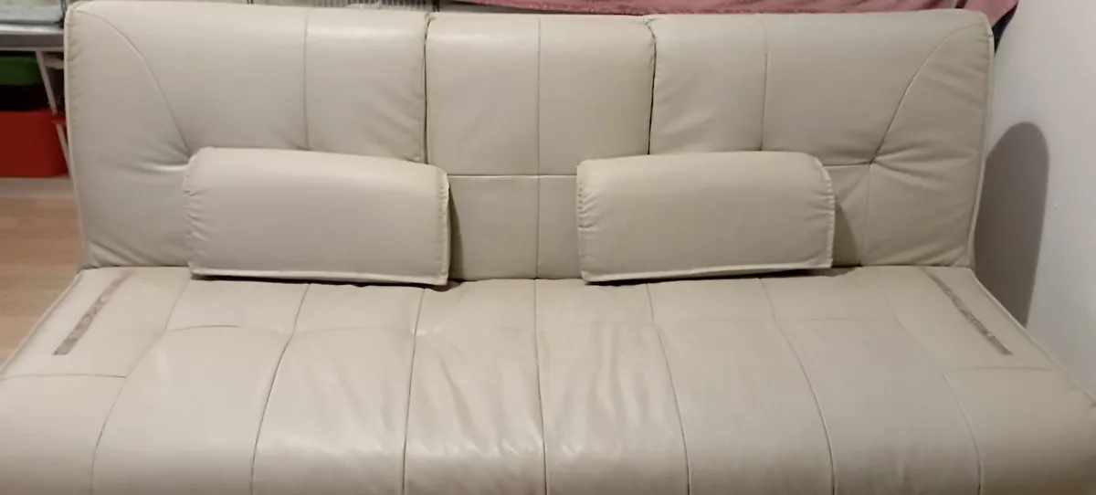 Couch and tv Walker - Image 3