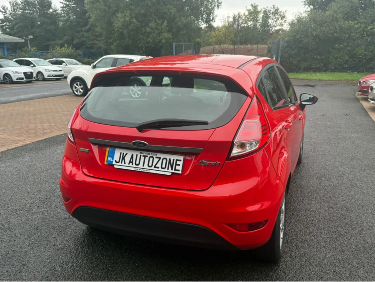 Ford Fiesta 1.0 ZETEC 5DR - Image 4