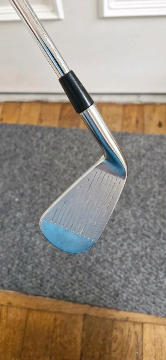 Taylormade 2 iron - Image 1