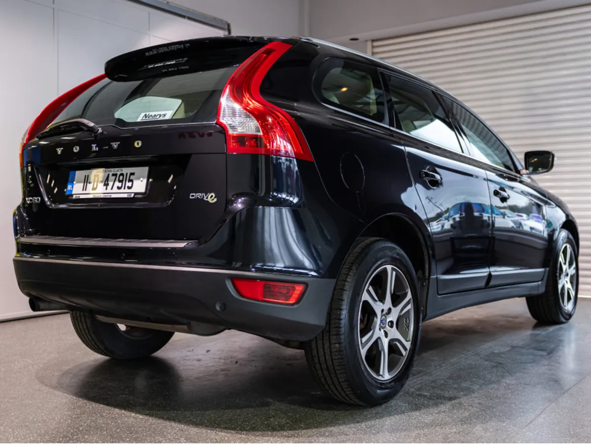 Volvo XC60 2.0 D DRIVE SE LUXURY 5DR - Image 4