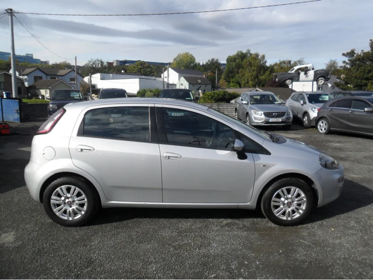 Fiat Punto EASY 1.2 4DR   VERY LOW MILEAGE.... - Image 2