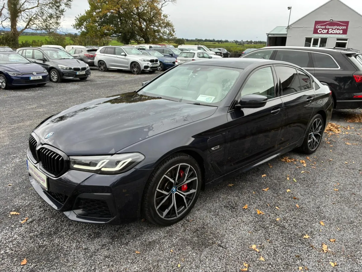 BMW 5-Series 530E M SPORT (PRO PACK) AUTO (PLUG IN - Image 4