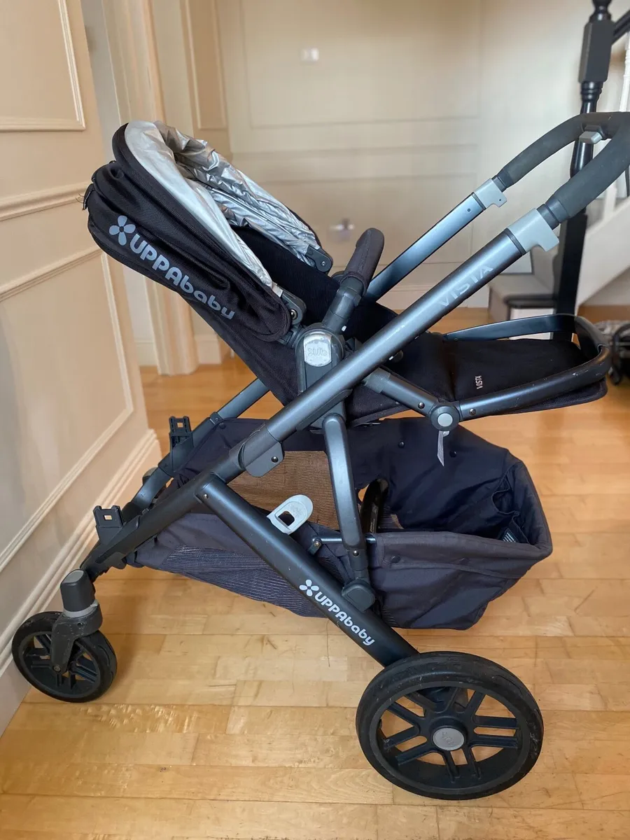 Uppababy Vista V2, bassinet, Rumble & Car Seat - Image 4