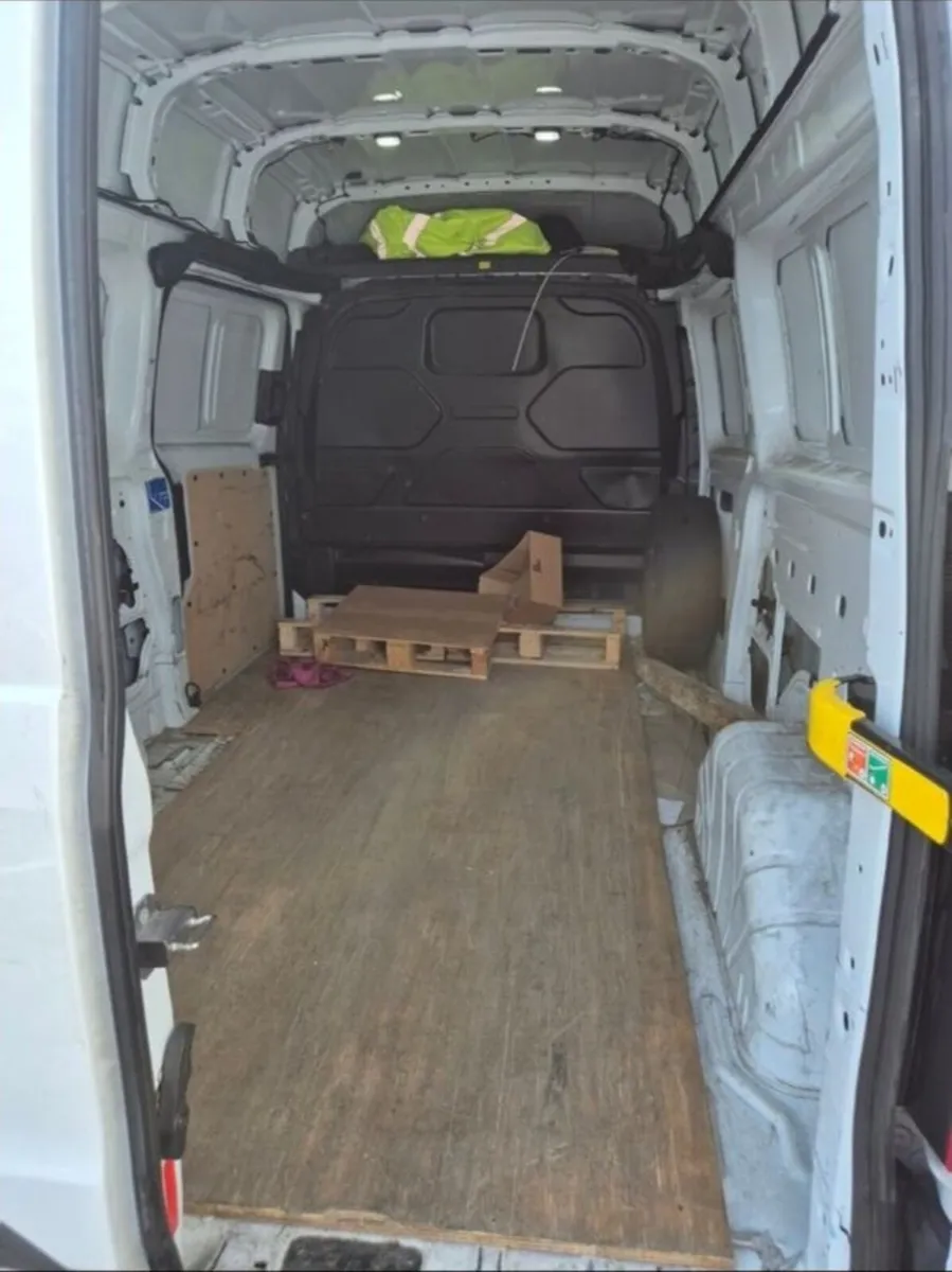 Transit custom high roof 2.0L TDCI NO VAT 132k km - Image 4