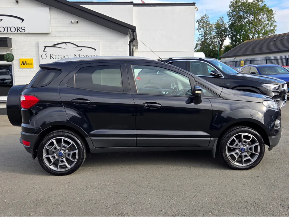 Ford EcoSport **VERY LOW MILEAGE** 1.5 TDCI TITANI - Image 2