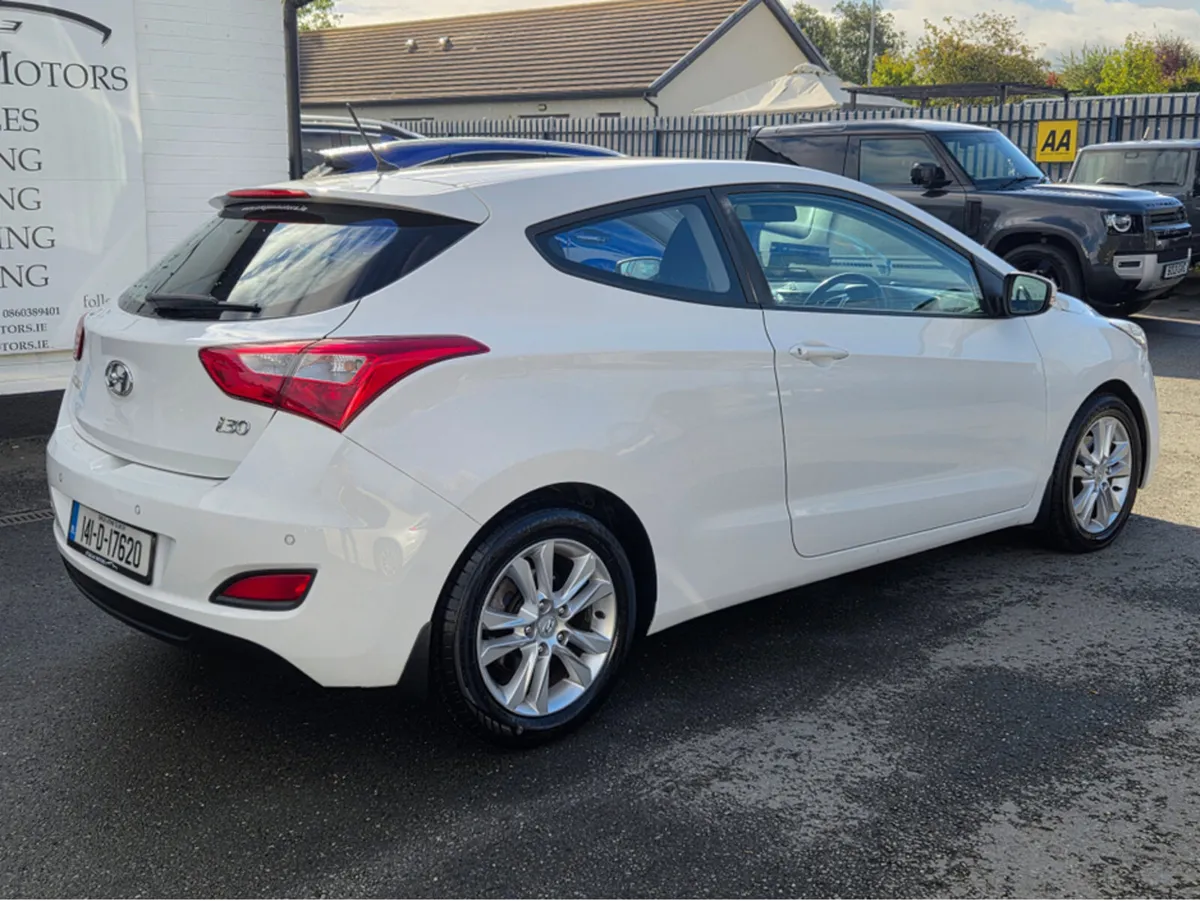 Hyundai i30 1.6 DIESEL DELUXE 3DR AUTO - Image 3