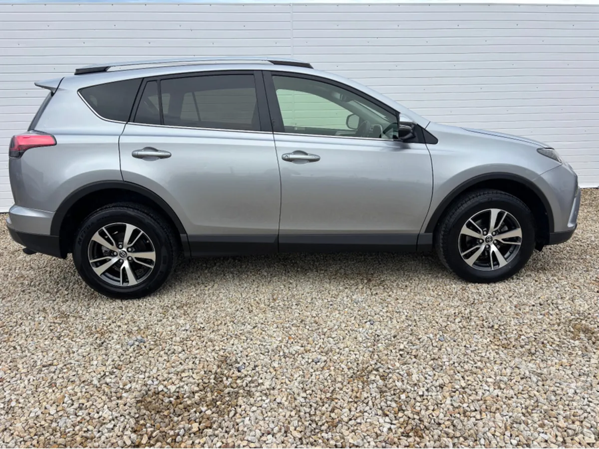 Toyota RAV4 RAV4 2.0 D-4D LUNA SPORT 4DR - Image 2