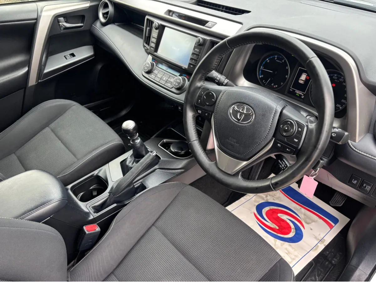 Toyota RAV4 RAV4 2.0 D-4D LUNA SPORT 4DR - Image 3