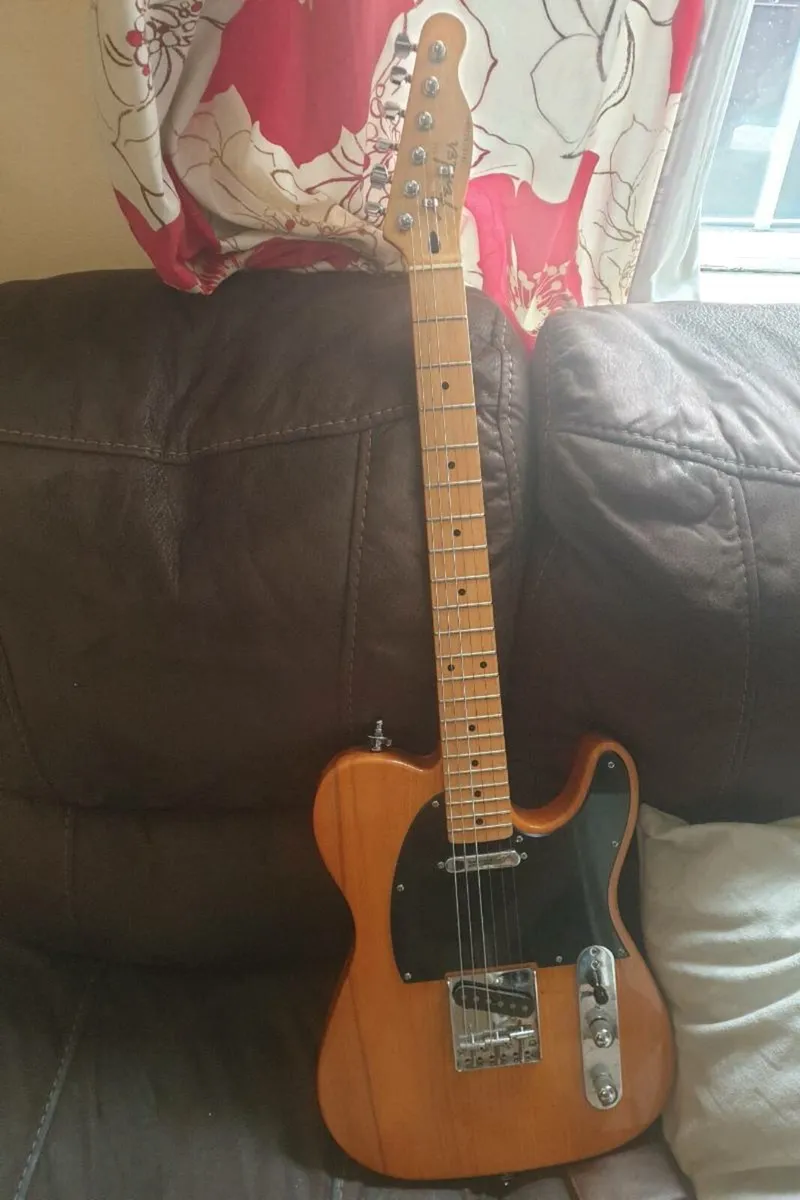 Electric Guitar customised all FENDER PARTS