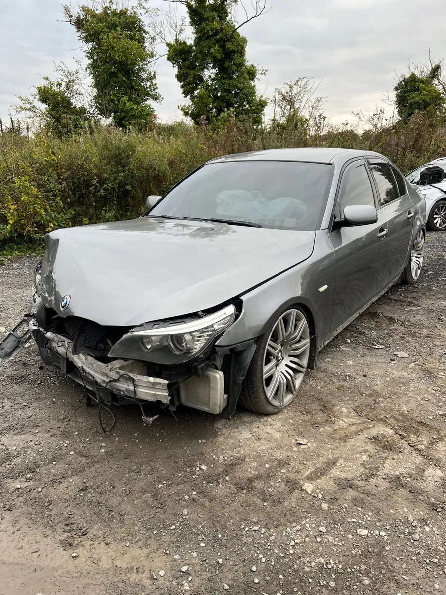 Breaking bmw 520 M sport 2009 e60 a52/7 n47d20a - Image 1