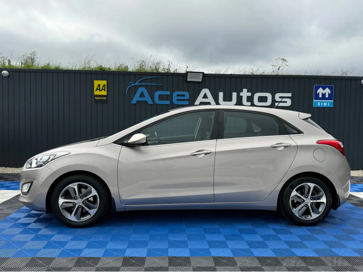 Hyundai i30 DELUXE - 1.4 PETROL - MANUAL - 12M WAR - Image 4