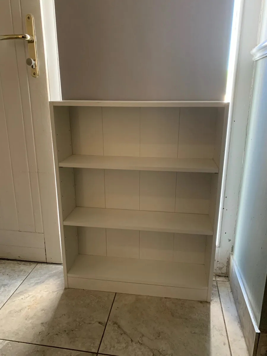 Free standing small shelve unit - Image 3