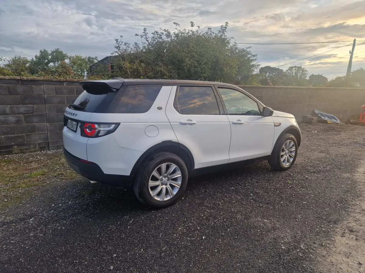 16 Land Rover Discovery Sport 7 SEATS - Image 2