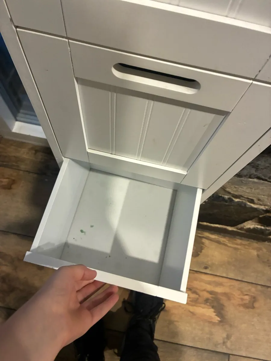 Cabinet - Image 4
