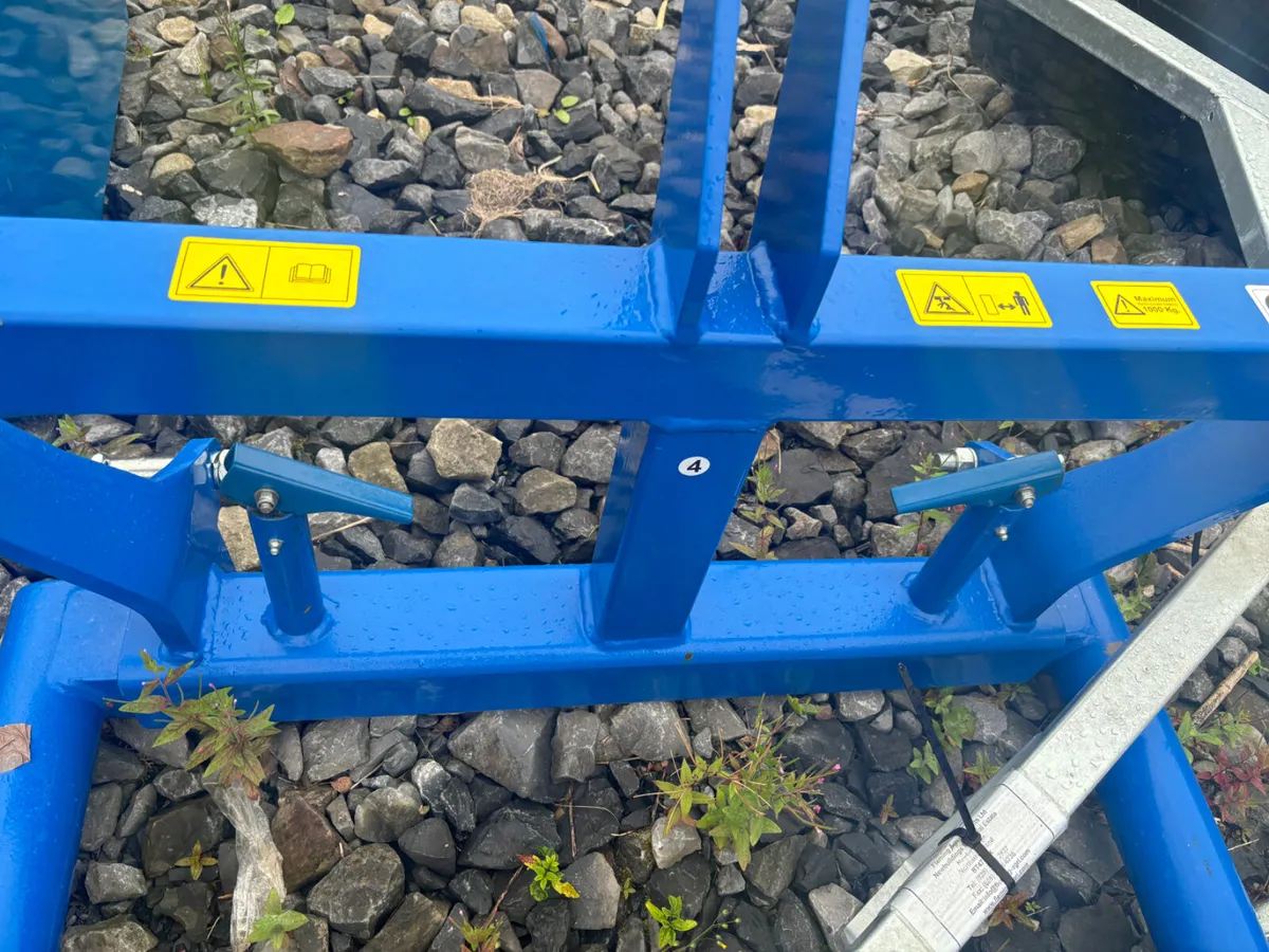 Universal Bale Handler 3 Point Linkage/ Front - Image 4