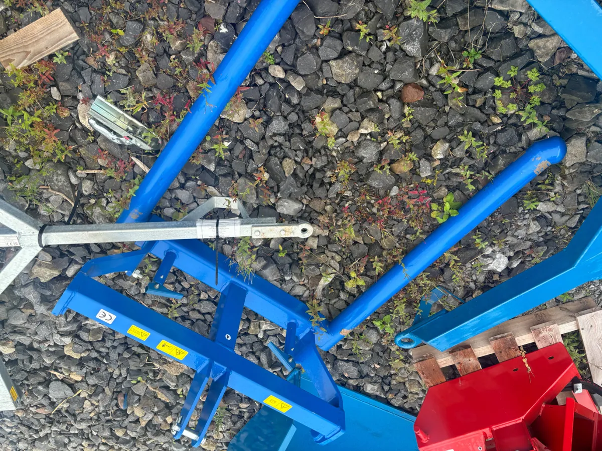 Universal Bale Handler 3 Point Linkage/ Front - Image 2
