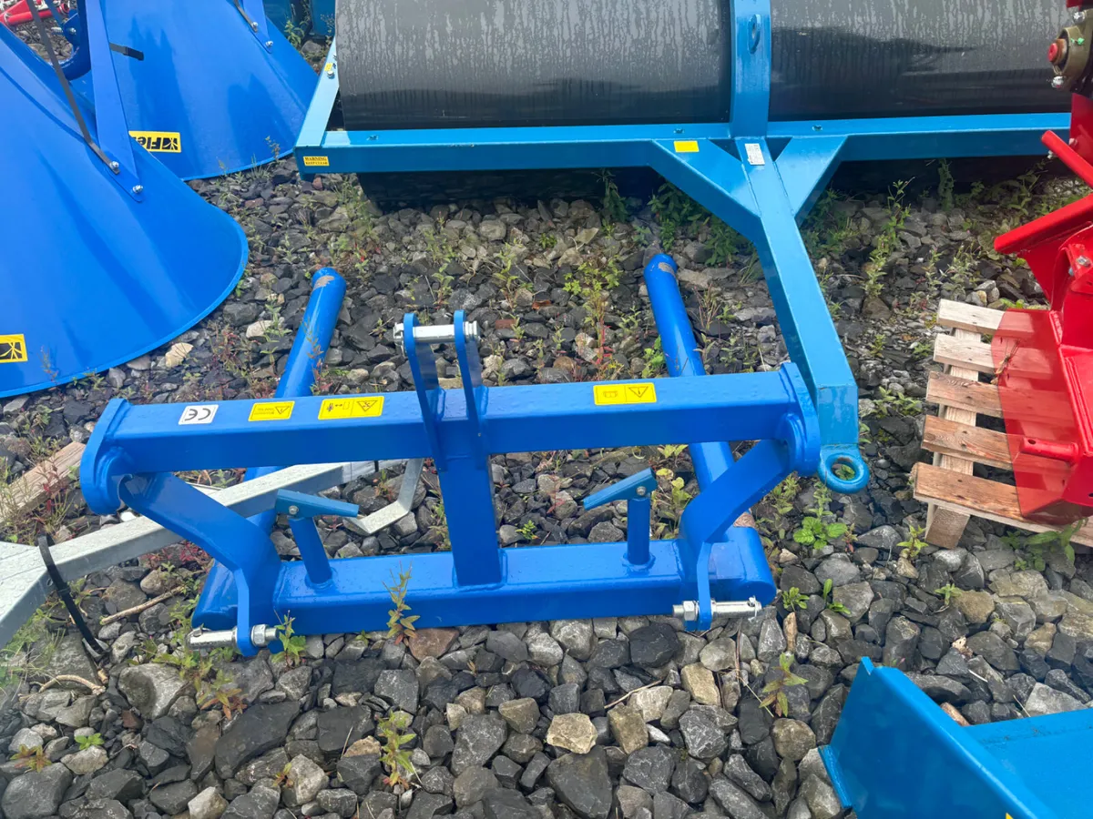 Universal Bale Handler 3 Point Linkage/ Front - Image 1