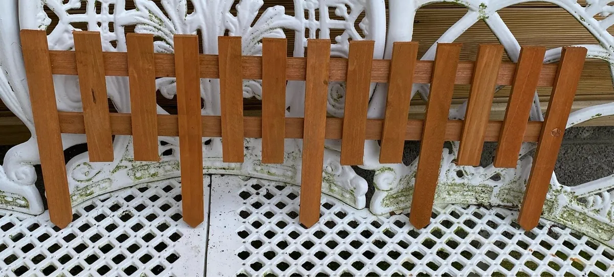Weather Resistant Wooden Fencing Garden Edging X 5 - Image 2