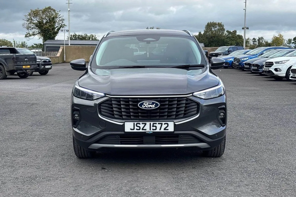 Ford Kuga 1.5 Titanium Petrol Manual 150 ps In Ma - Image 4