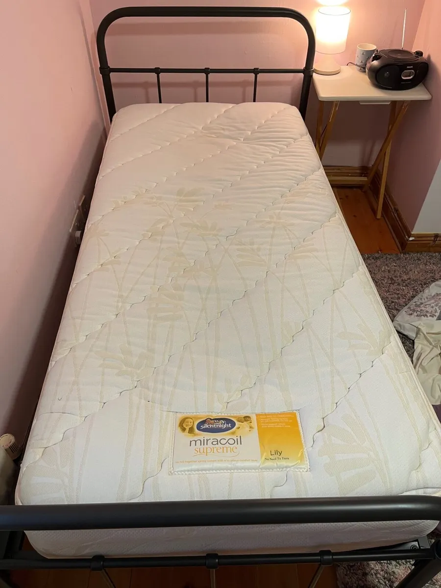 Single bed - Image 1