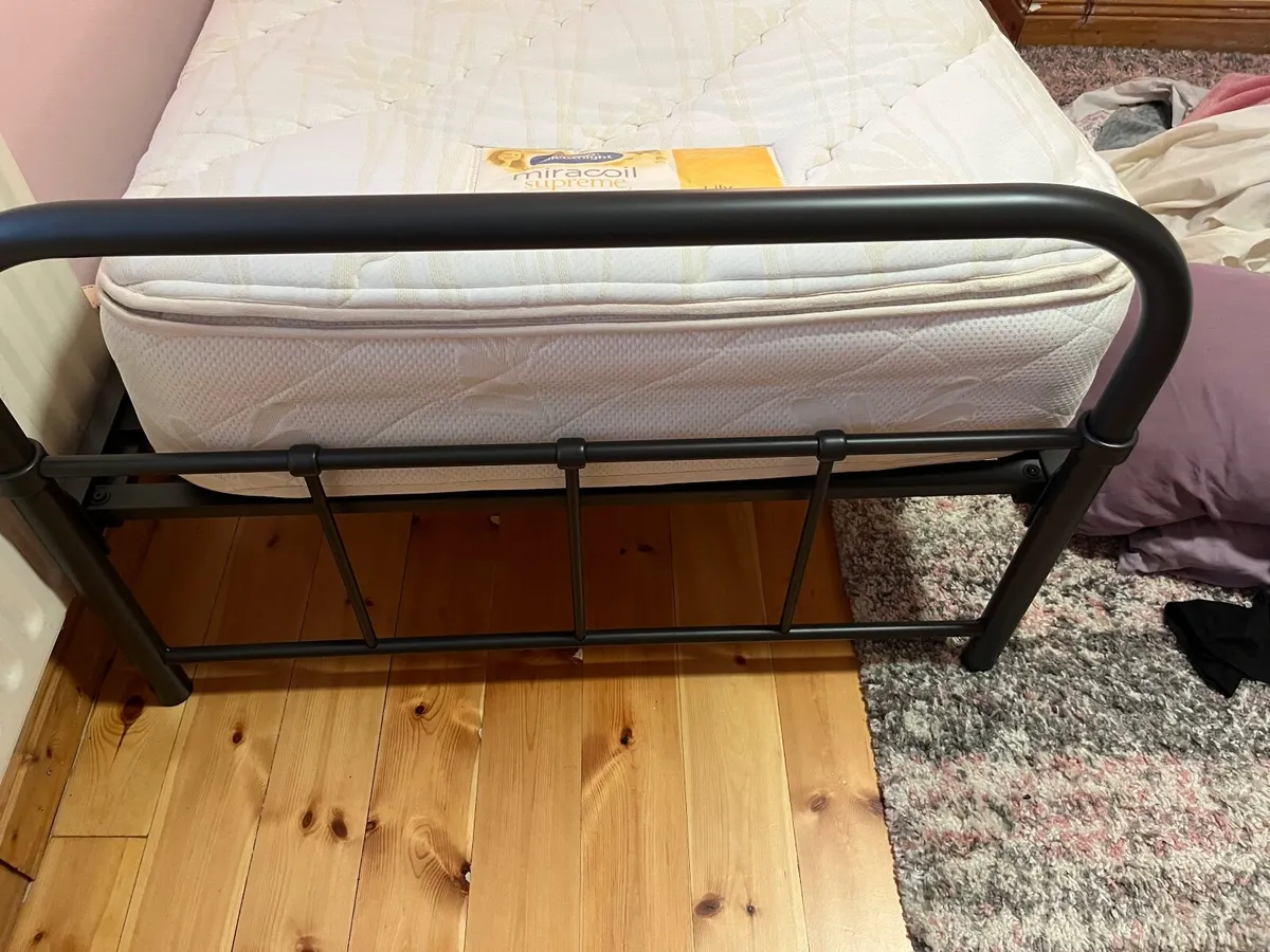 Single bed - Image 3