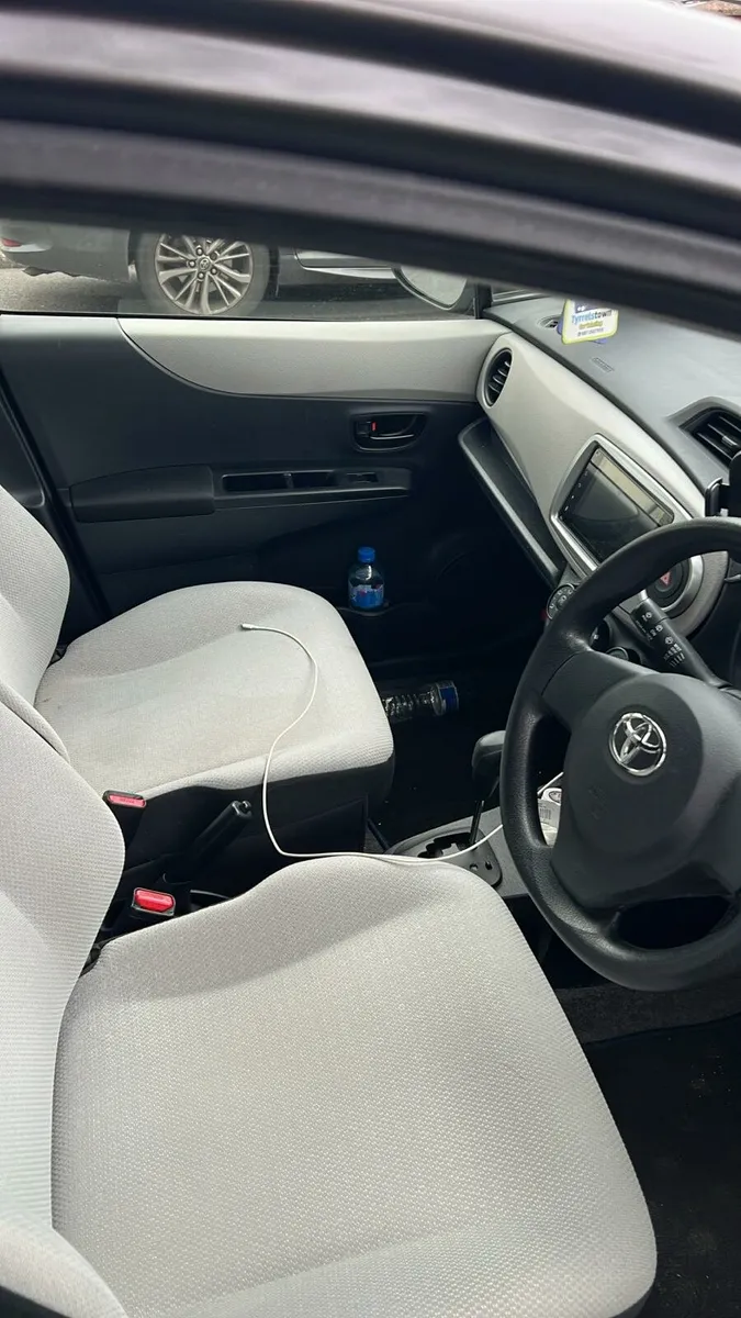 Car - Image 4