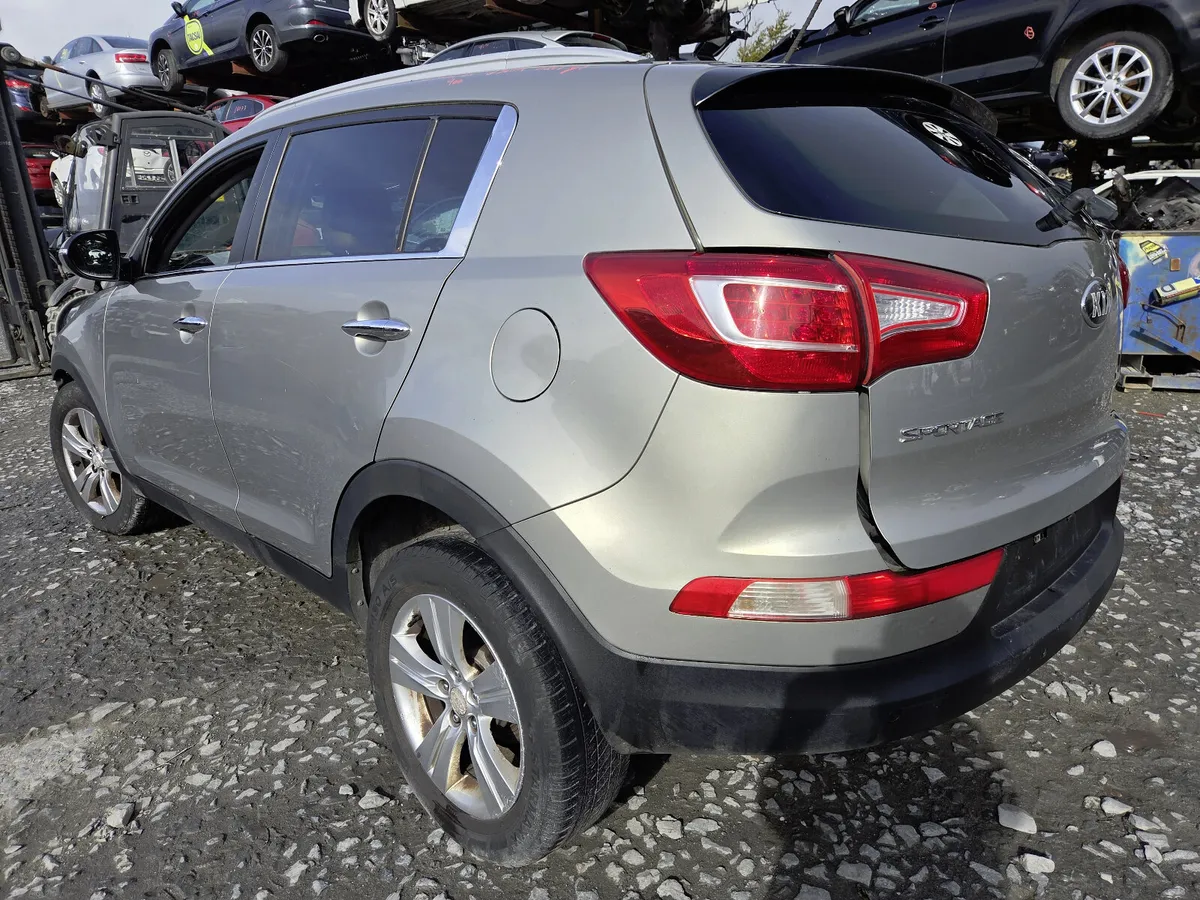 2013 KIA SPORTAGE For Breaking/Dismantling - Image 4