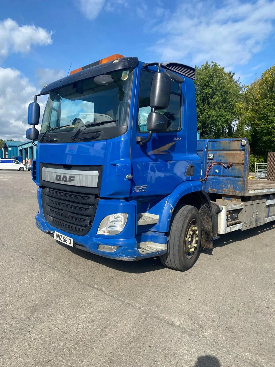 2016 DAF CF330 6X2 RIGID PLANT LORRY WITH RAMPS - Image 1