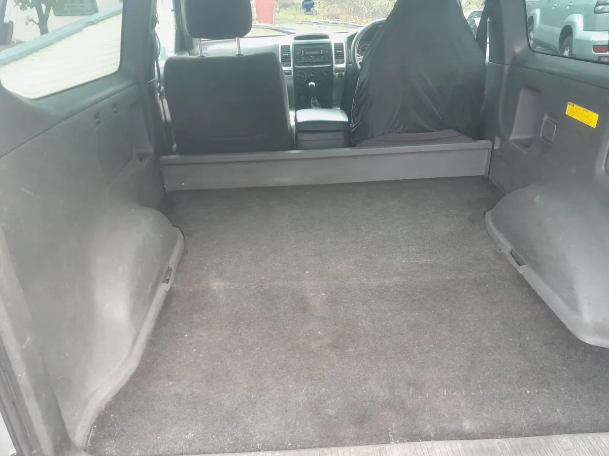 Toyota Land Cruiser - Image 3