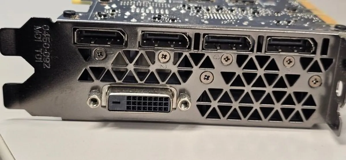 Nvidia Quadro P5000 - Image 2