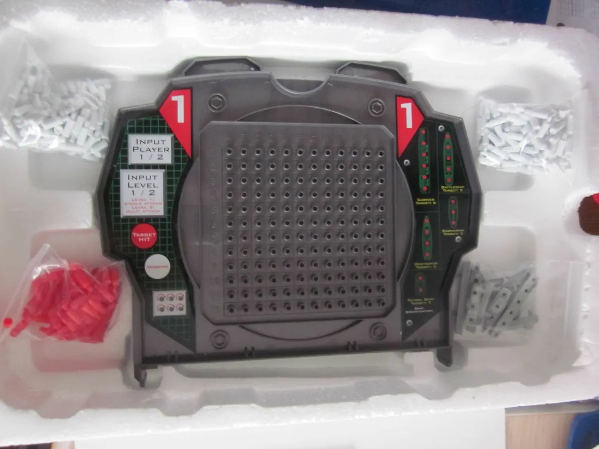 Eztec Electronic Talking Naval Battle Game 86805 - Image 3
