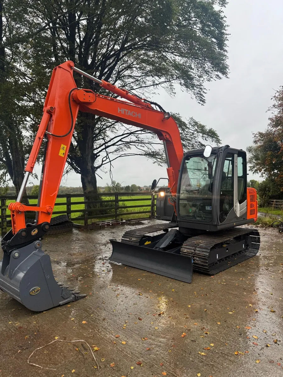 Hitachi ZX70 - Image 3