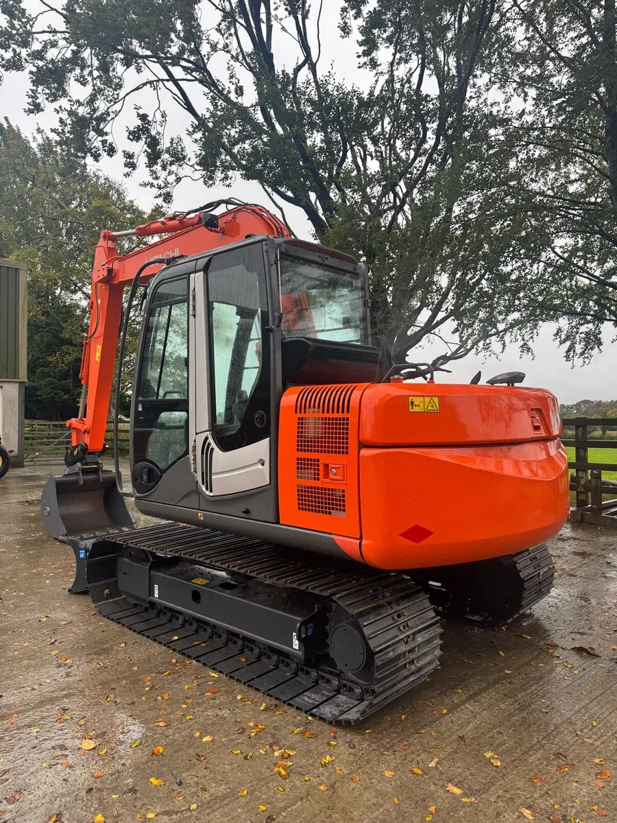 Hitachi ZX70 - Image 4
