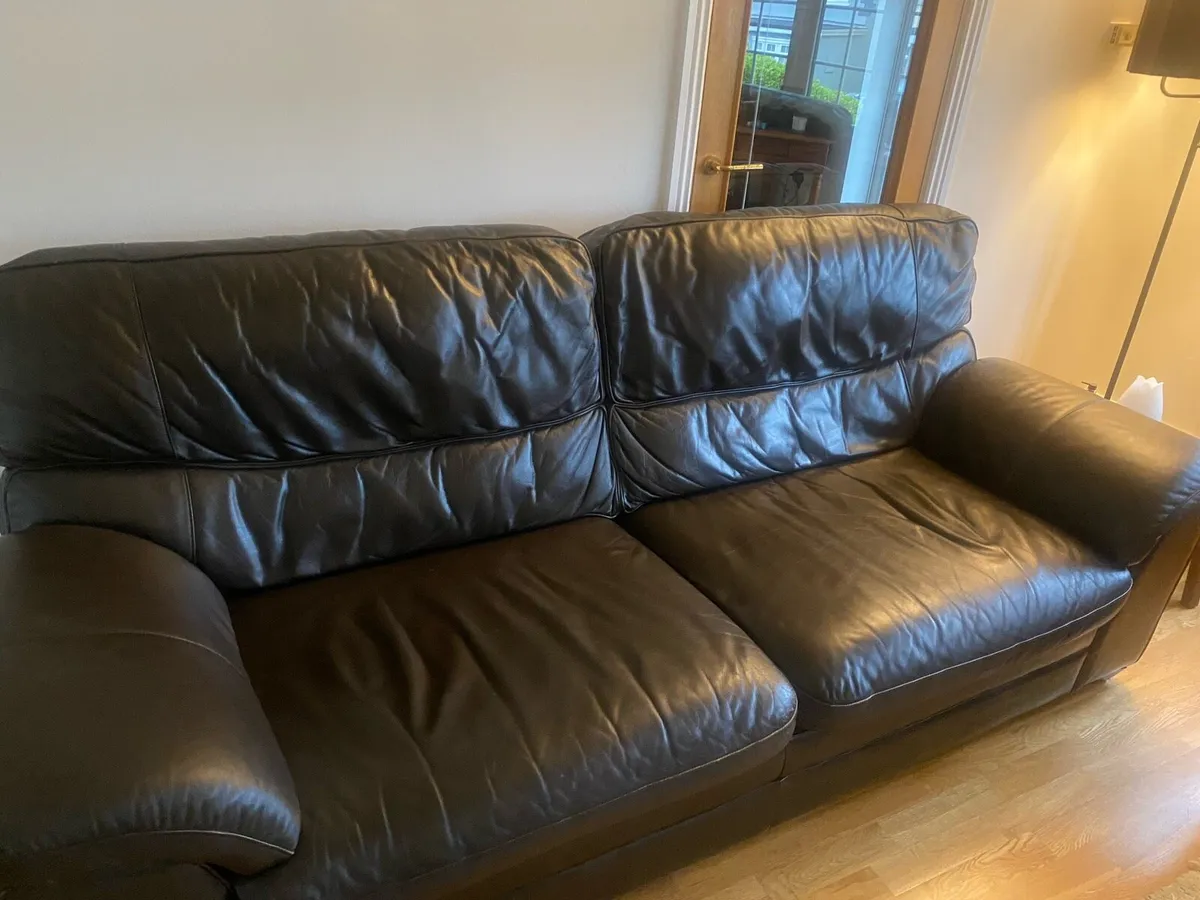 Three seater leather sofa - Image 2