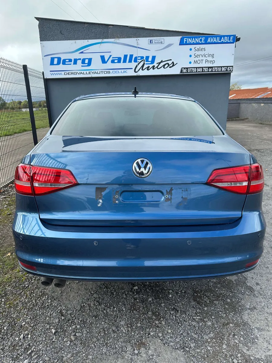 Volkswagen Jetta 2015 - Image 3