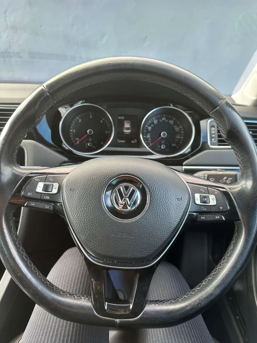 Volkswagen Jetta 2015 - Image 4